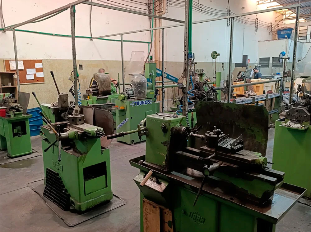 Máquinas e estrutura da fábrica Imperax Tools